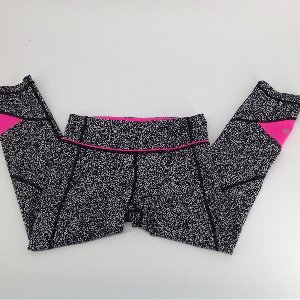 Lululemon Athletica black and white crop leggings